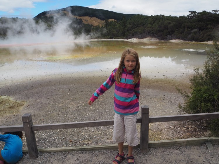 Rotarua steaming smelly eggy lake