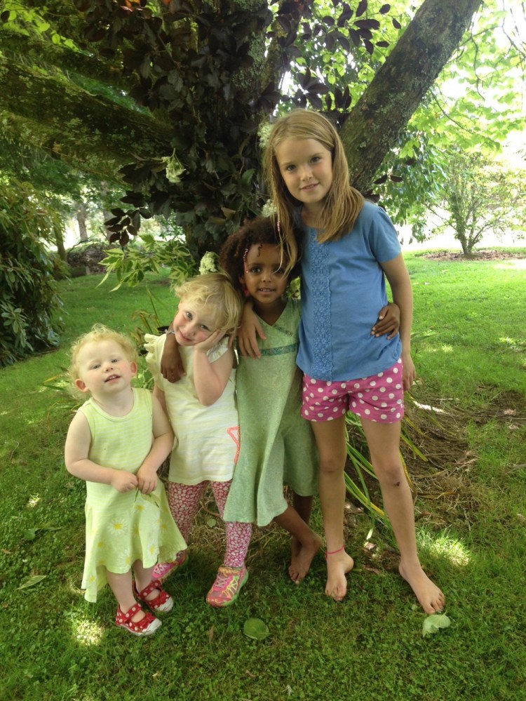 Me thali, Loma and MIllie in Grandi's garden