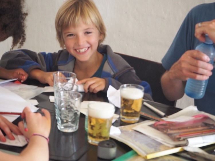 We while away quite a bit of time, in one of the numerous cafes in Vilcabamba. Pen and paper always to hand...&nbsp;