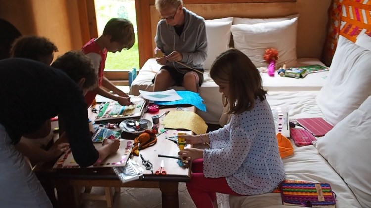 Anneshoe and Rammadatta helping us decorate some cool bags